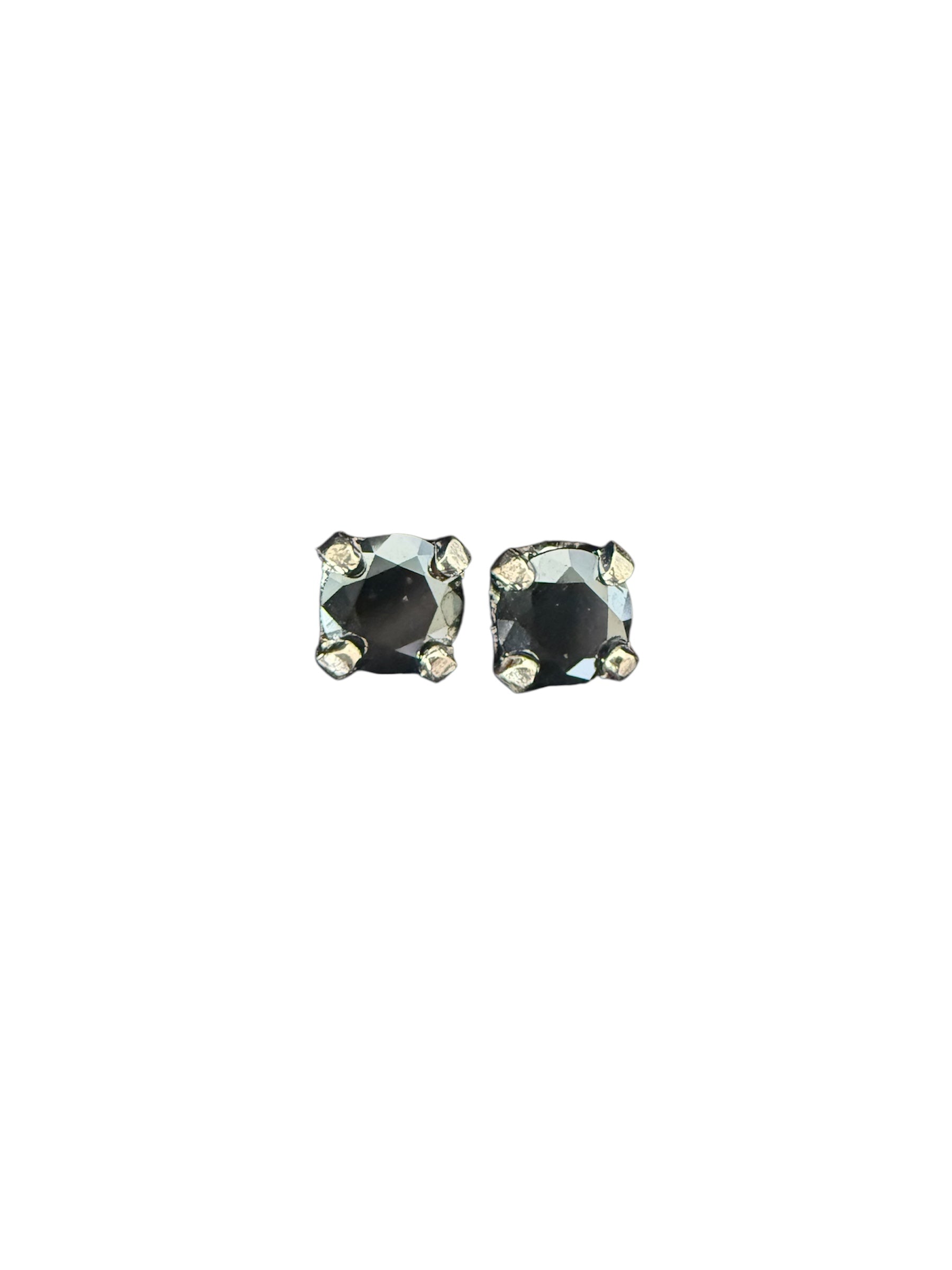 Sinful Studs (3mm)